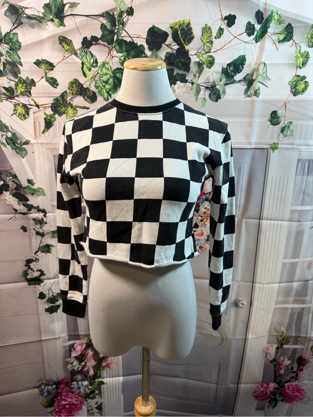 Cold Crush Black & White Checkerboard Cropped Sweatshirt